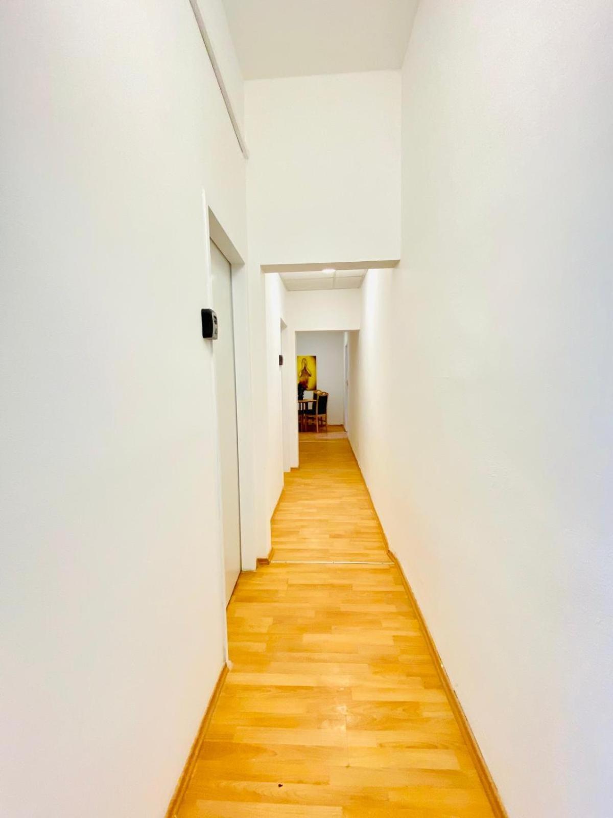 Bright 5br Shared W Great Transport Link Viena