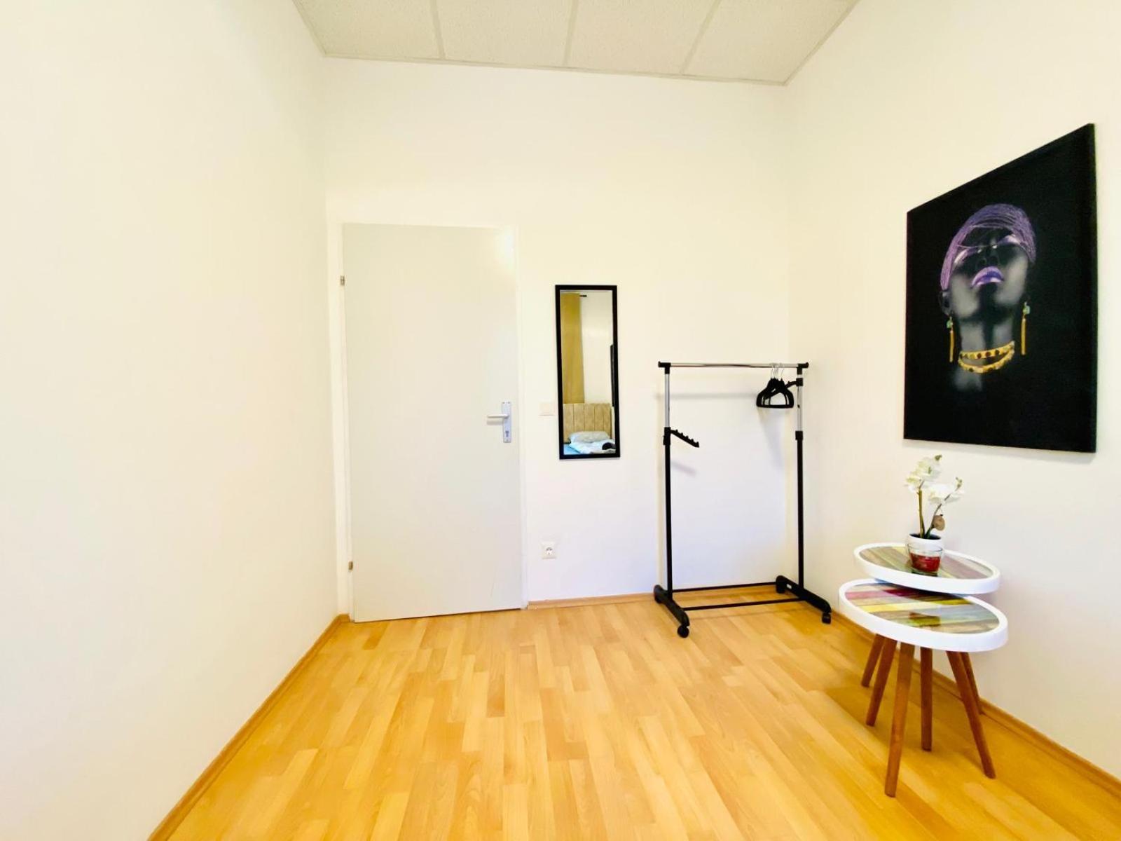 Bright 5br Shared W Great Transport Link Apartamento *