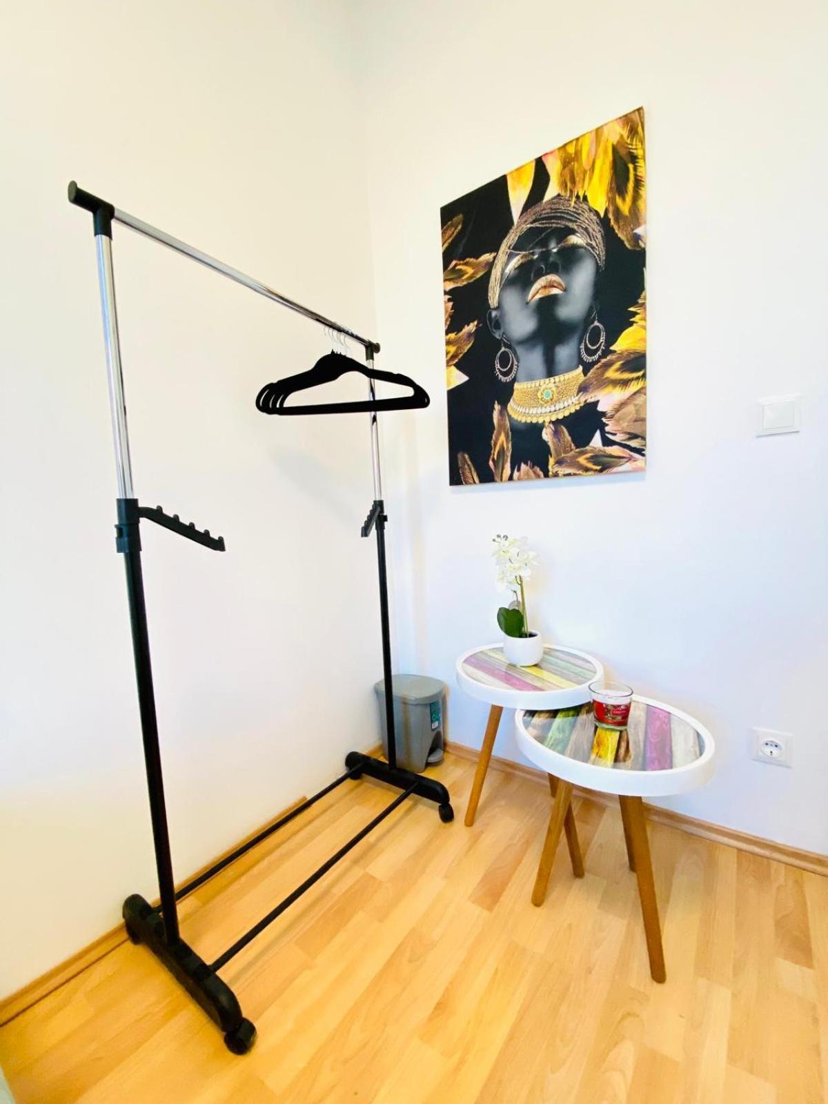 Bright 5br Shared W Great Transport Link Apartamento *
