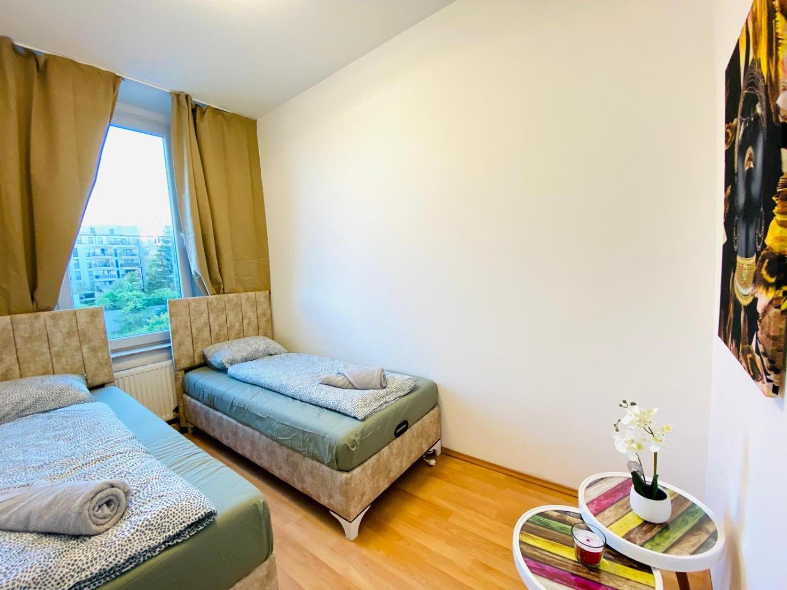 Bright 5br Shared W Great Transport Link Apartamento *